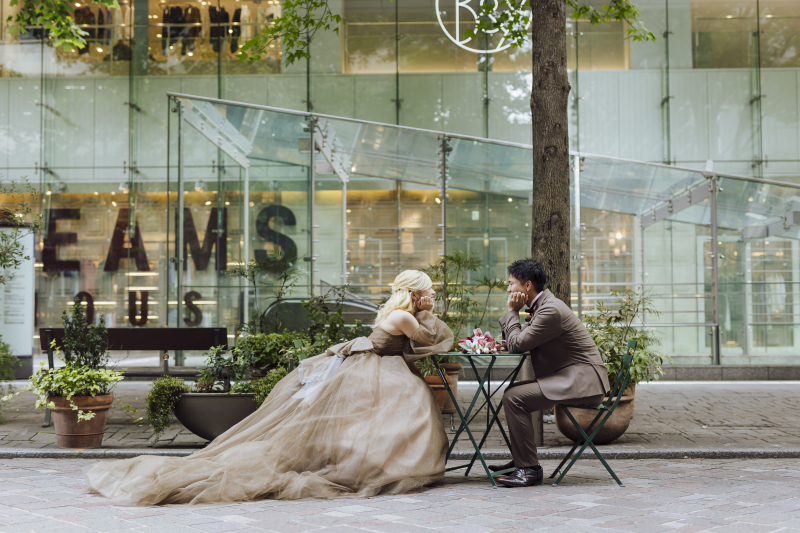 カラードレスで叶えるお洒落なロケーションフォト