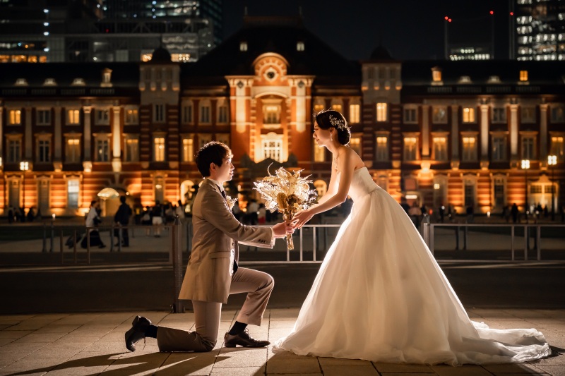 飾らない美しさ、洗練されたシンプルドレス*