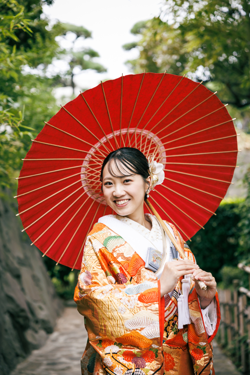 深い緑と紅葉に包まれる♡花畑庭園の和装フォト