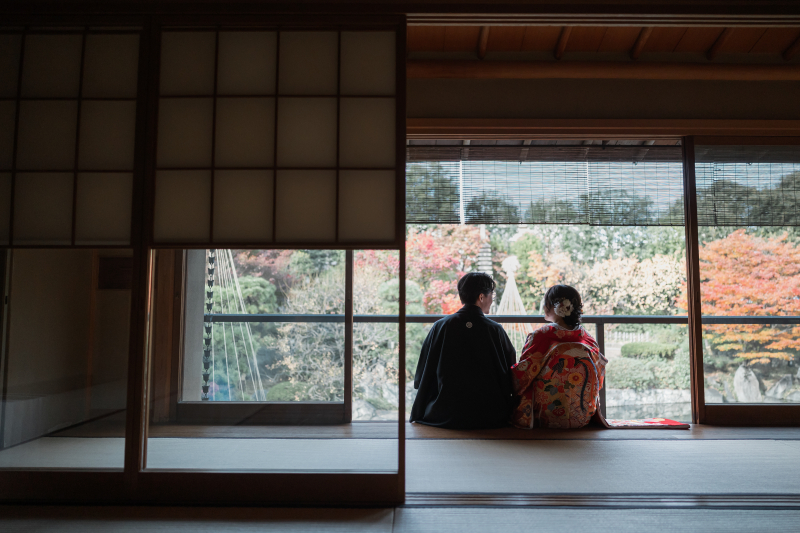 紅葉と色打掛で楽しむ、日本らしい秋のウェディング