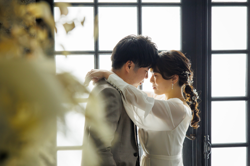 飾らない美しさ、洗練されたシンプルドレス*