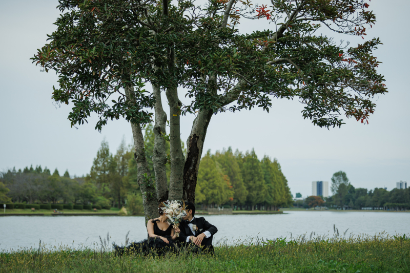 ブラックなのに可愛い♥水元公園で魅せる大人フォトウェディング 