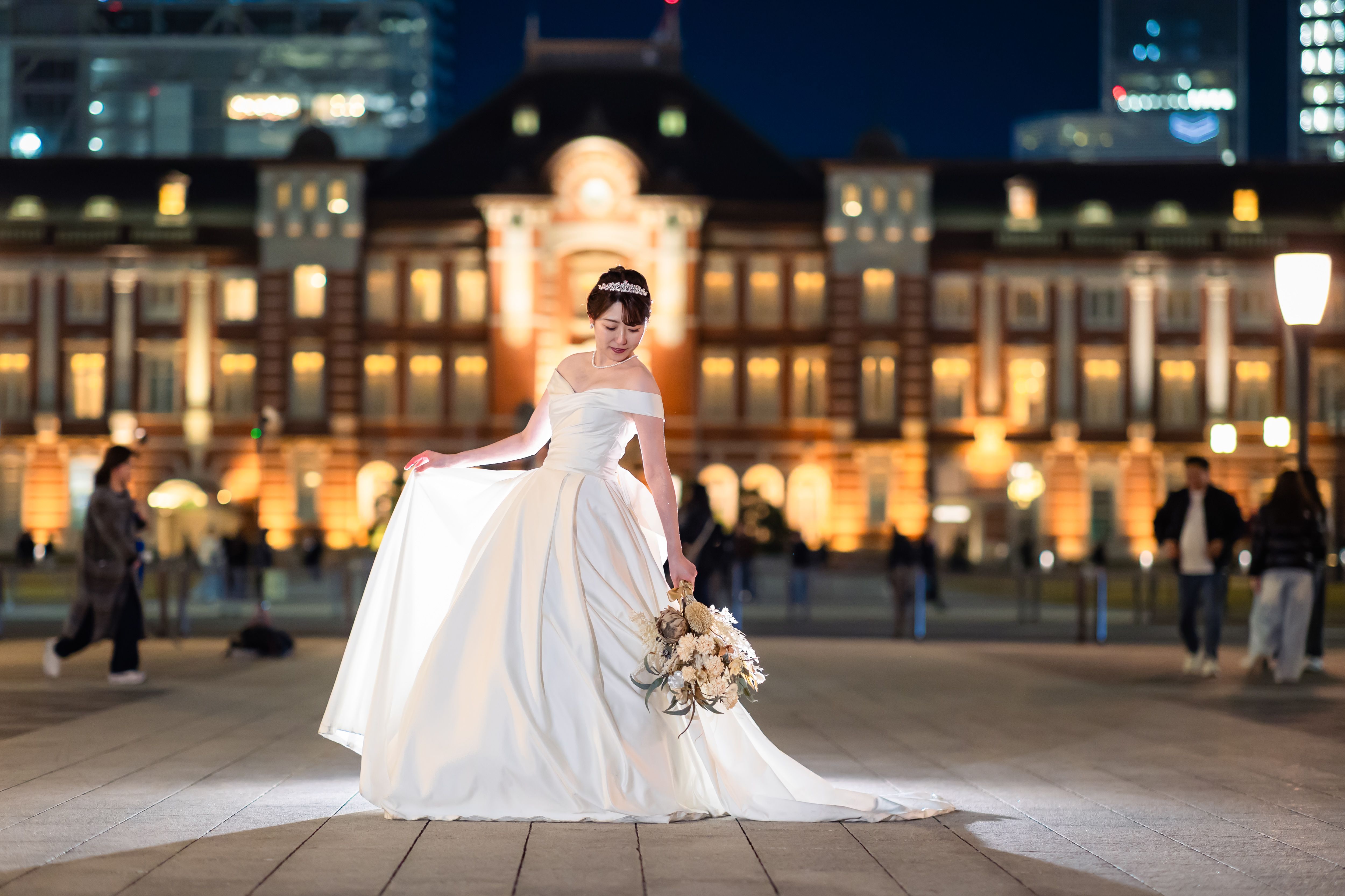 PHOTO WEDDING STYLEのスタッフブログ(光沢感が魅力的なサテンドレスの