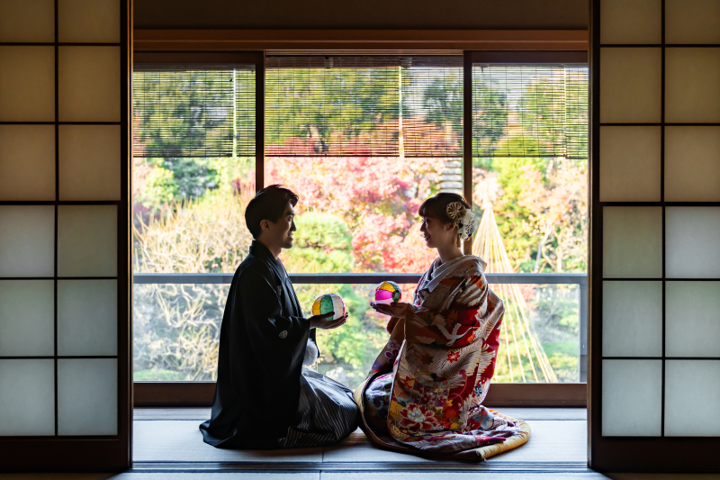 秋の先取り予約は色づいた美しい目白庭園で