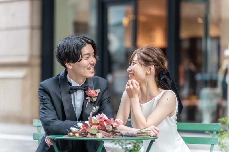 飾らない美しさ、洗練されたシンプルドレス*