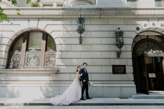 可憐な美しさを纏うピンクドレス