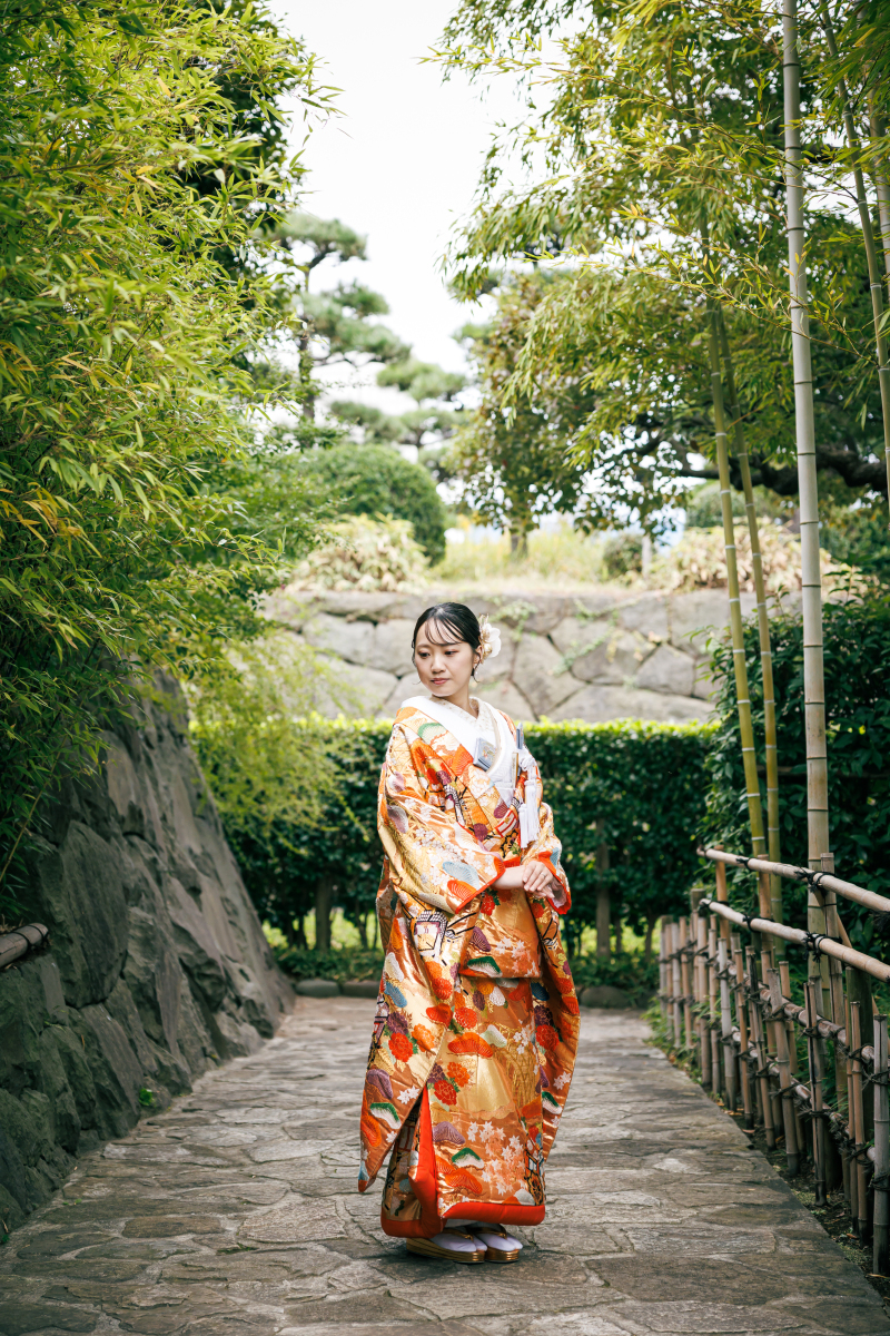 深い緑と紅葉に包まれる♡花畑庭園の和装フォト