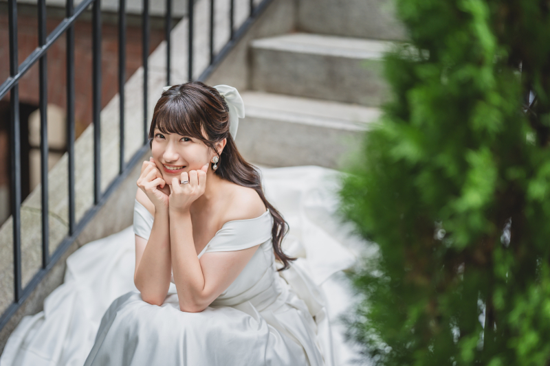 飾らない美しさ、洗練されたシンプルドレス*