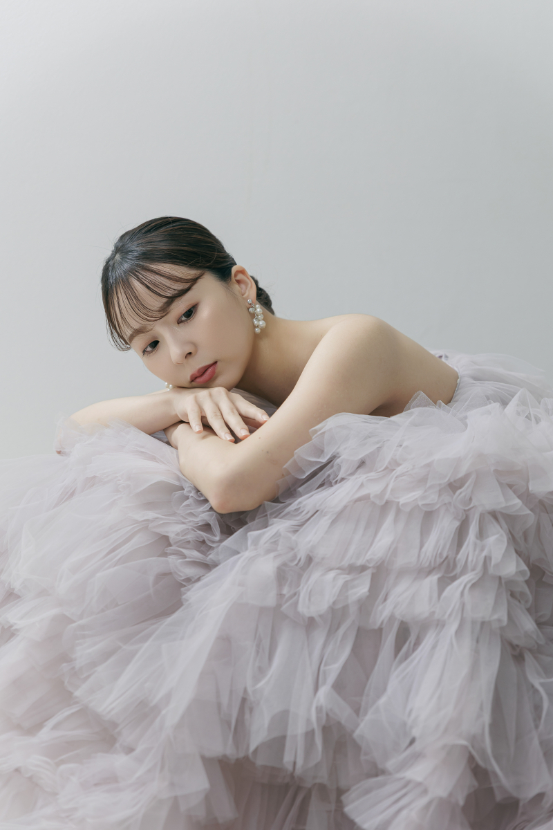 【ホワイトスタジオ × 洋装】ミニマルに残す、韓国フォトスタイル♡