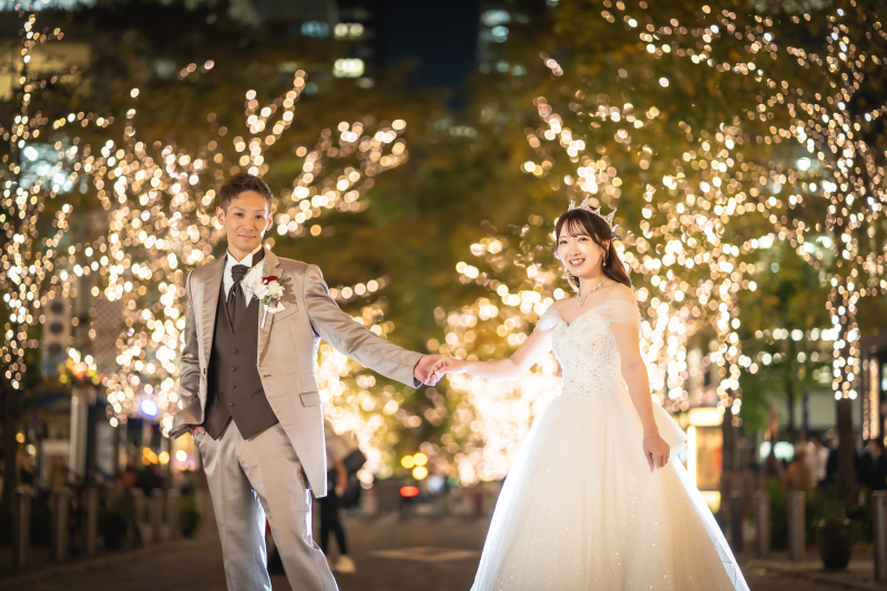 都会の輝きに溶け込む冬前撮り。丸の内ロケーション撮影