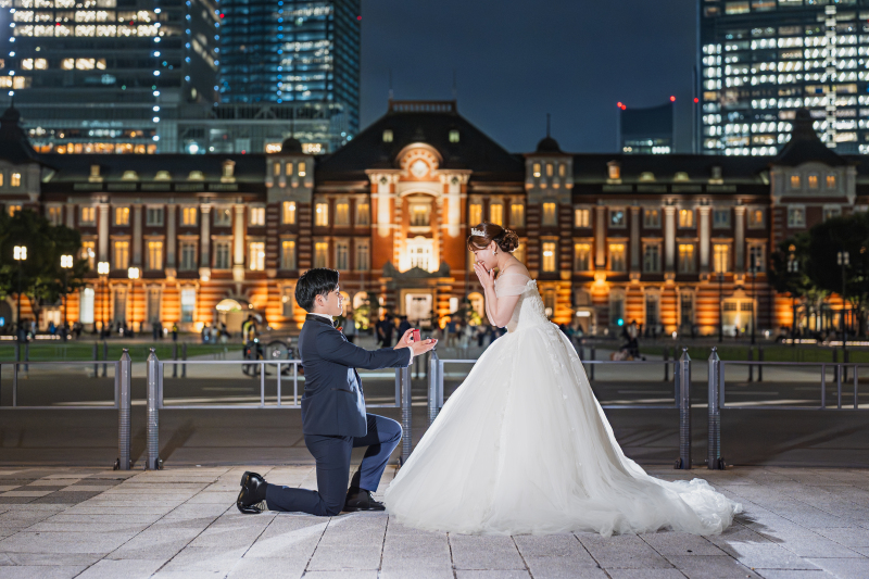 ドレスの生地は、サテンにする？ チュールにする？