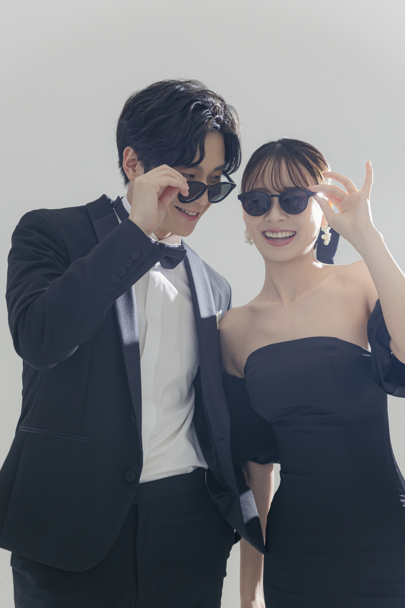 【ホワイトスタジオ × 洋装】ミニマルに残す、韓国フォトスタイル♡