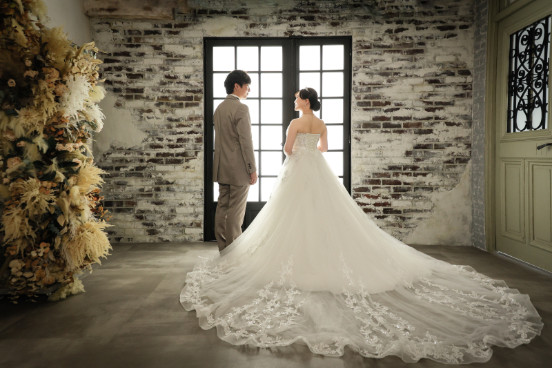 洋装も和装も“着放題”！139,000円で叶える前撮りスタジオプランの魅力