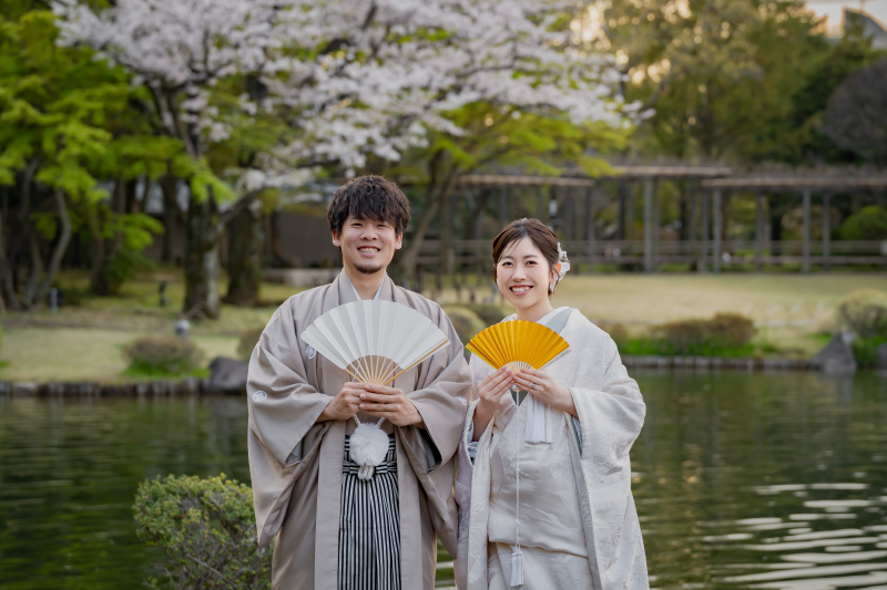 春の和装ロケーション撮影 in平成庭園｜白無垢と桜に包まれる昼フォトウェディング