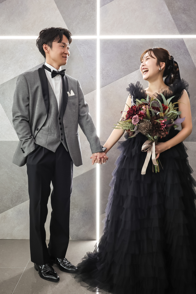ブラックドレスだからこそ叶う♪シンプルポーズの魅力