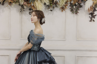 ブルベ冬さんに似合うカラードレス3選