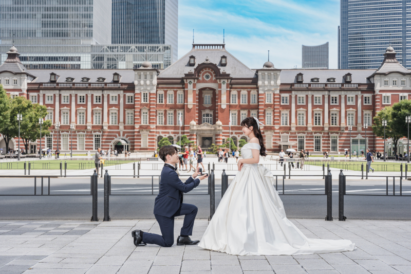 飾らない美しさ、洗練されたシンプルドレス*