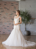 人気ドレス紹介♪《袖有りのマーメイドライン》