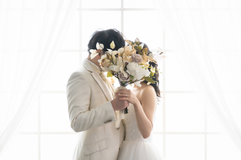 ふんわりホワイトで叶える、キュートなスタジオフォト♡