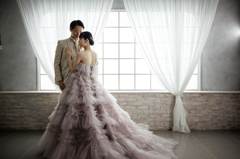 淡色で魅せる大人可愛いドレス*・*:.。.