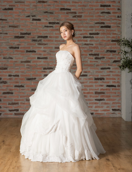 ドレスの紹介です！！