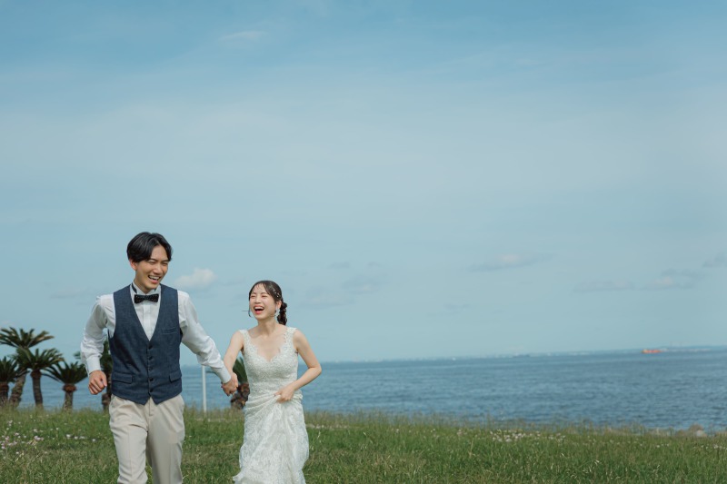 海と空に包まれる開放的な前撮り｜若洲海浜公園ロケーションフォト