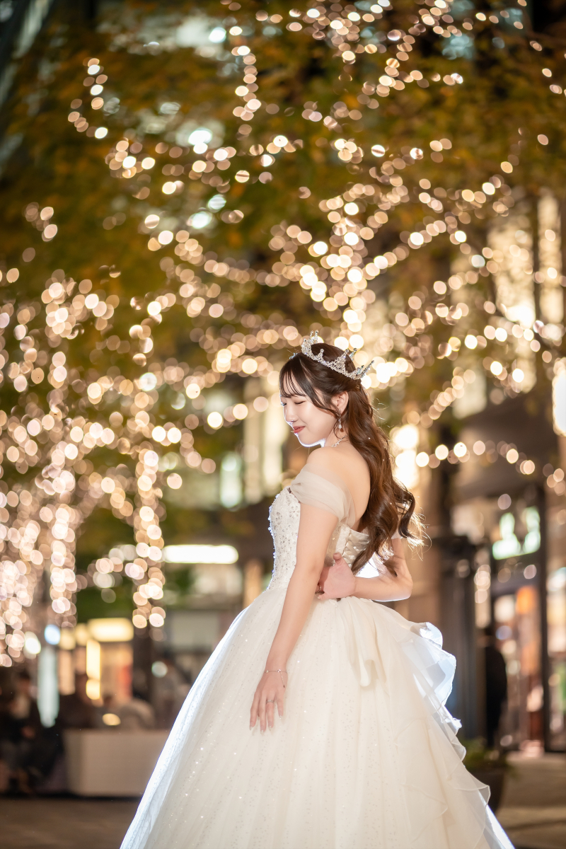 都会の輝きに溶け込む冬前撮り。丸の内ロケーション撮影