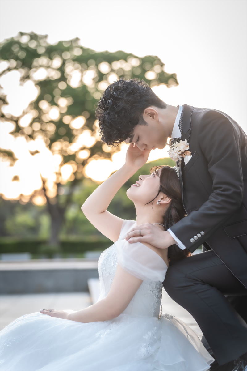 夕景から夜景へ♡ウェディングドレスが美しく映える理由