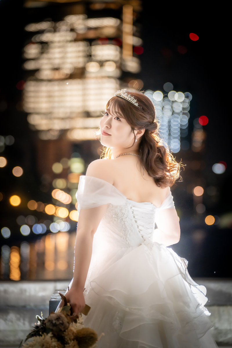 夕景から夜景へ♡ウェディングドレスが美しく映える理由