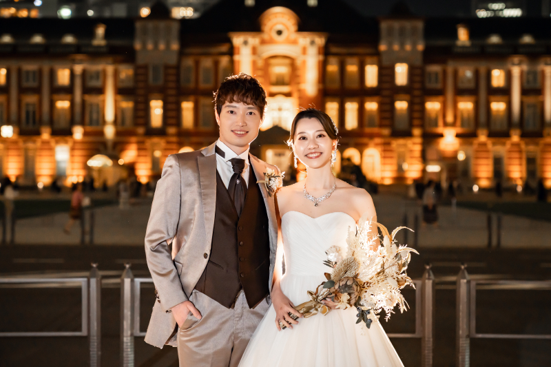 飾らない美しさ、洗練されたシンプルドレス*