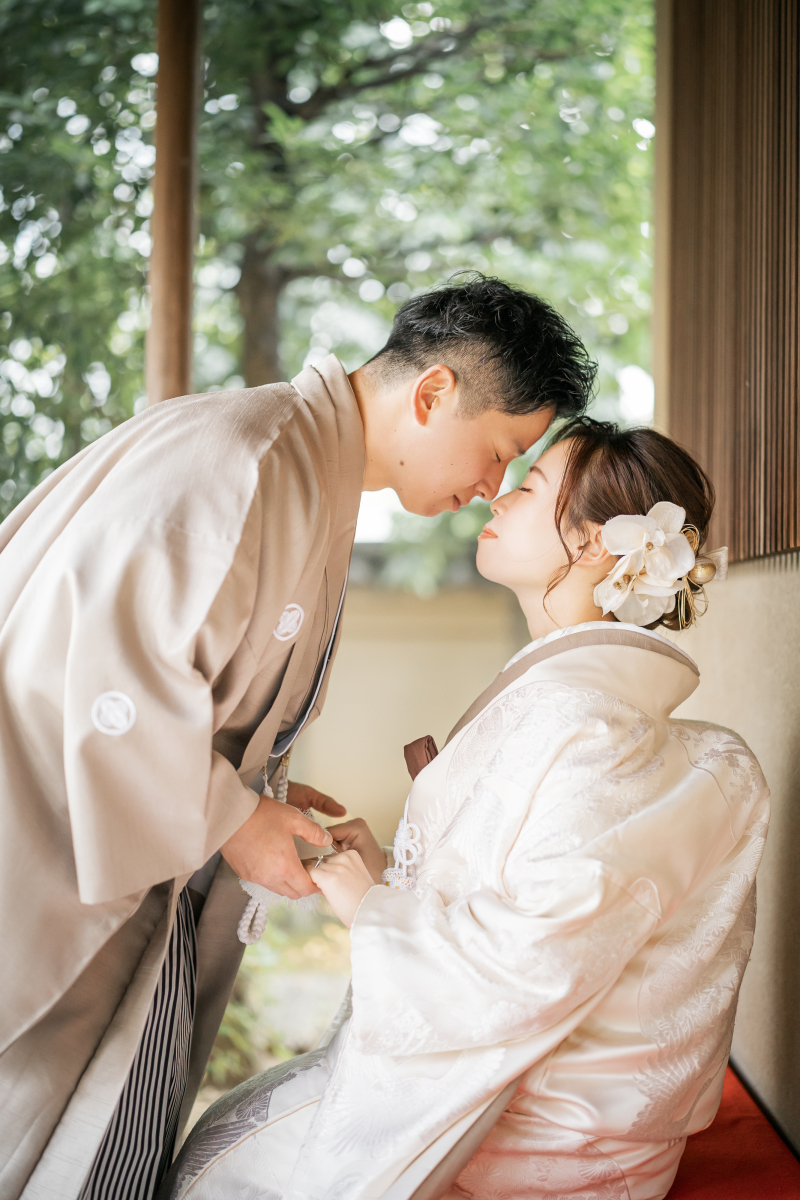 目白庭園で和装フォトウェディング★紅葉と番傘が彩る、凛とした一日