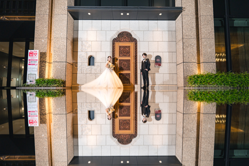 夜景に映えるブラックタキシード★