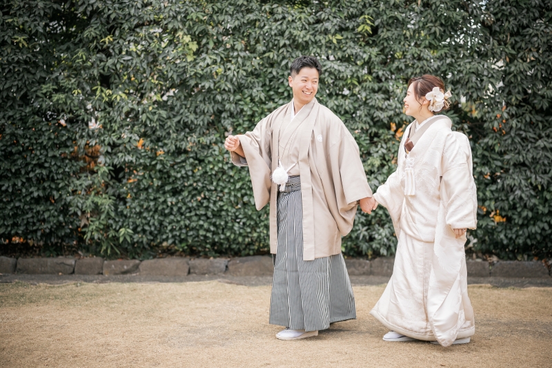 目白庭園で和装フォトウェディング★紅葉と番傘が彩る、凛とした一日
