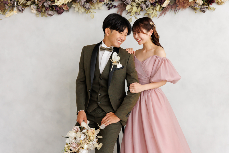 淡色で魅せる大人可愛いドレス*・*:.。.