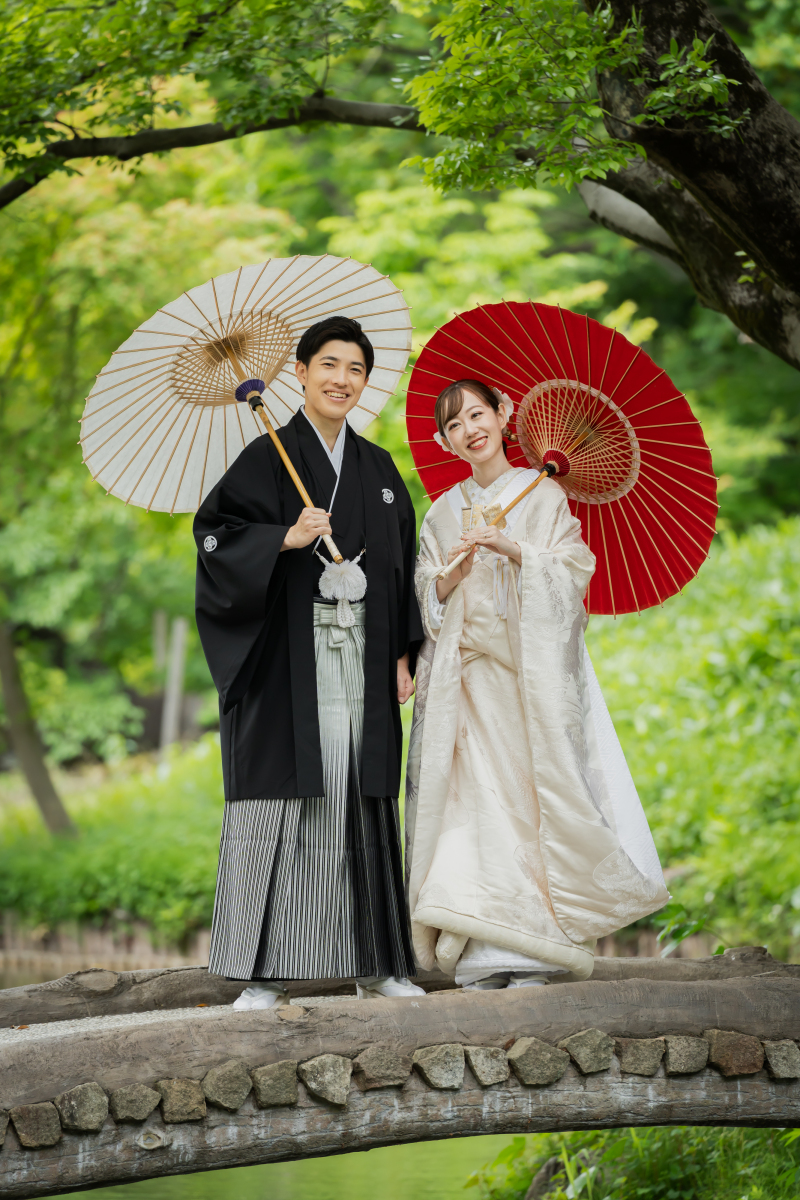 上品にも華やかにも。綿帽子で楽しむ白無垢フォト