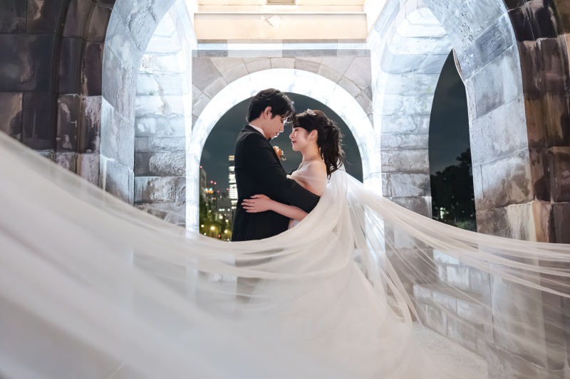 夜景に映えるブラックタキシード★