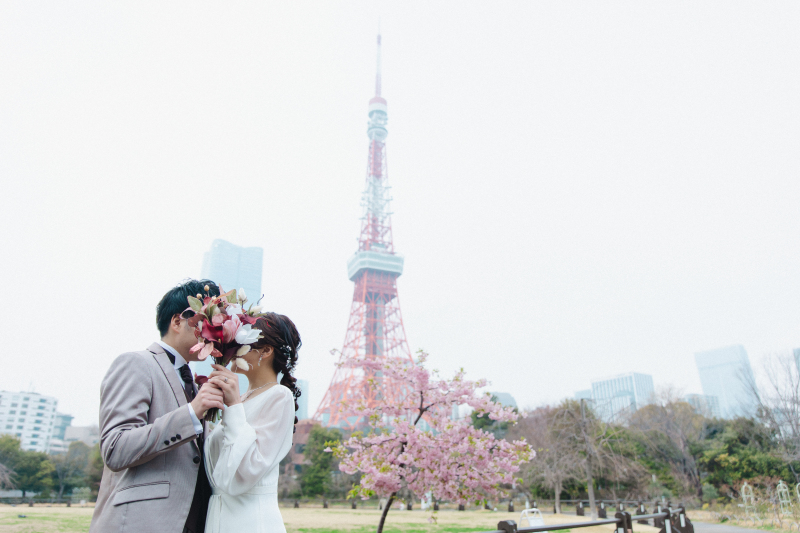 飾らない美しさ、洗練されたシンプルドレス*