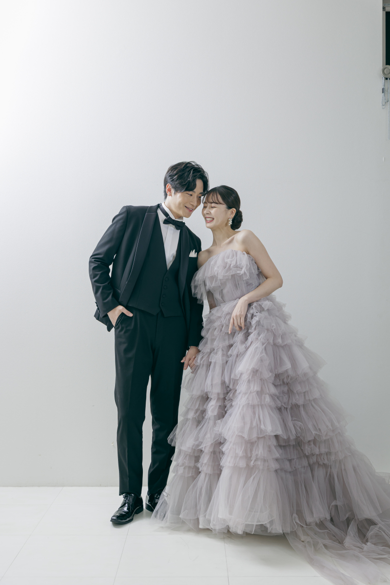 甘さと透明感のバランス♪くすみラベンダードレスで叶える大人フェミニン