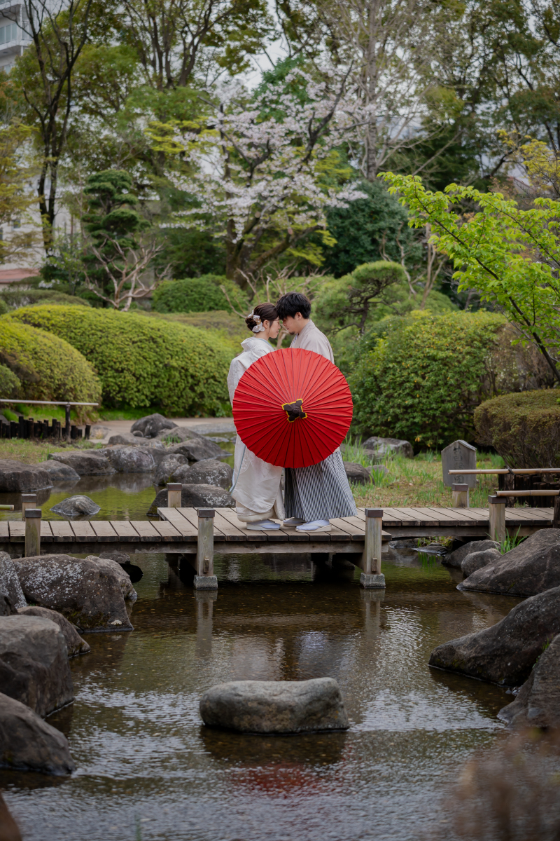 春の和装ロケーション撮影 in平成庭園｜白無垢と桜に包まれる昼フォトウェディング