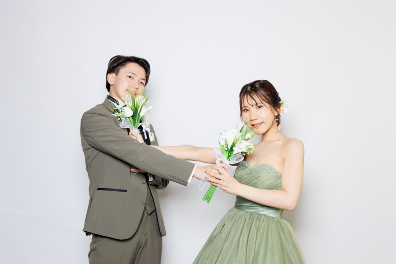 淡色で魅せる大人可愛いドレス*・*:.。.