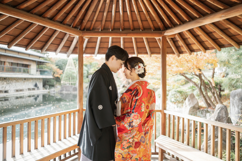 紅葉と色打掛で楽しむ、日本らしい秋のウェディング