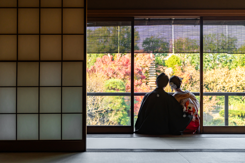 秋の先取り予約は色づいた美しい目白庭園で