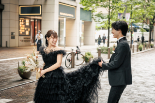 黒ドレスは可愛いも叶う♡丸の内ロケーションフォト