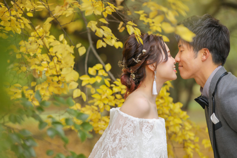 望遠レンズを使用して印象的なウエディングフォトをお届け