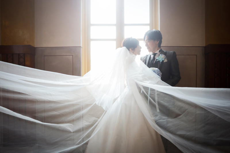 笑顔だけではない「落ち着いた表情」で残すおすすめの前撮り・フォトウェディング撮影