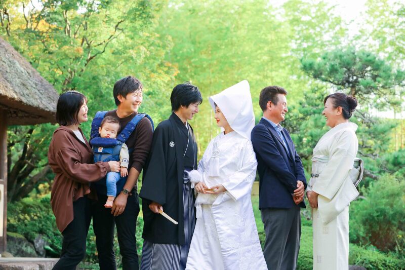 フォトウェディングで記録するご家族写真/魅力と撮影方法をip-oneが解説