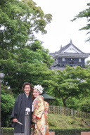 お城を背景に