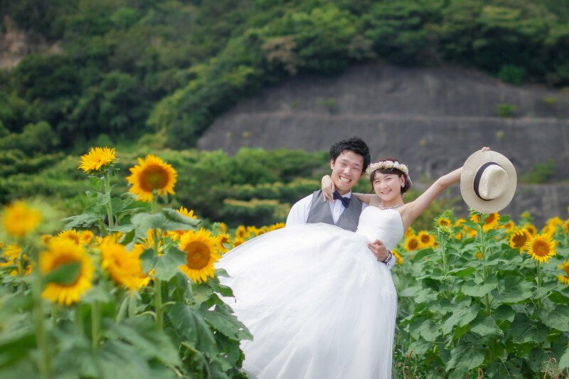 季節の花と撮影するウェディングフォトの魅力と撮影方法をip-oneが解説