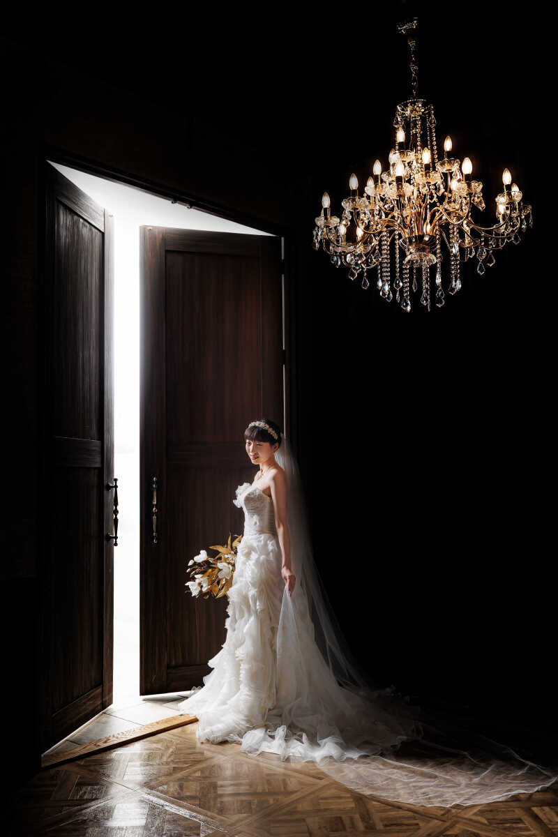 まるで映画のワンシーン『シャンデリア・ドア』でのショット✳︎