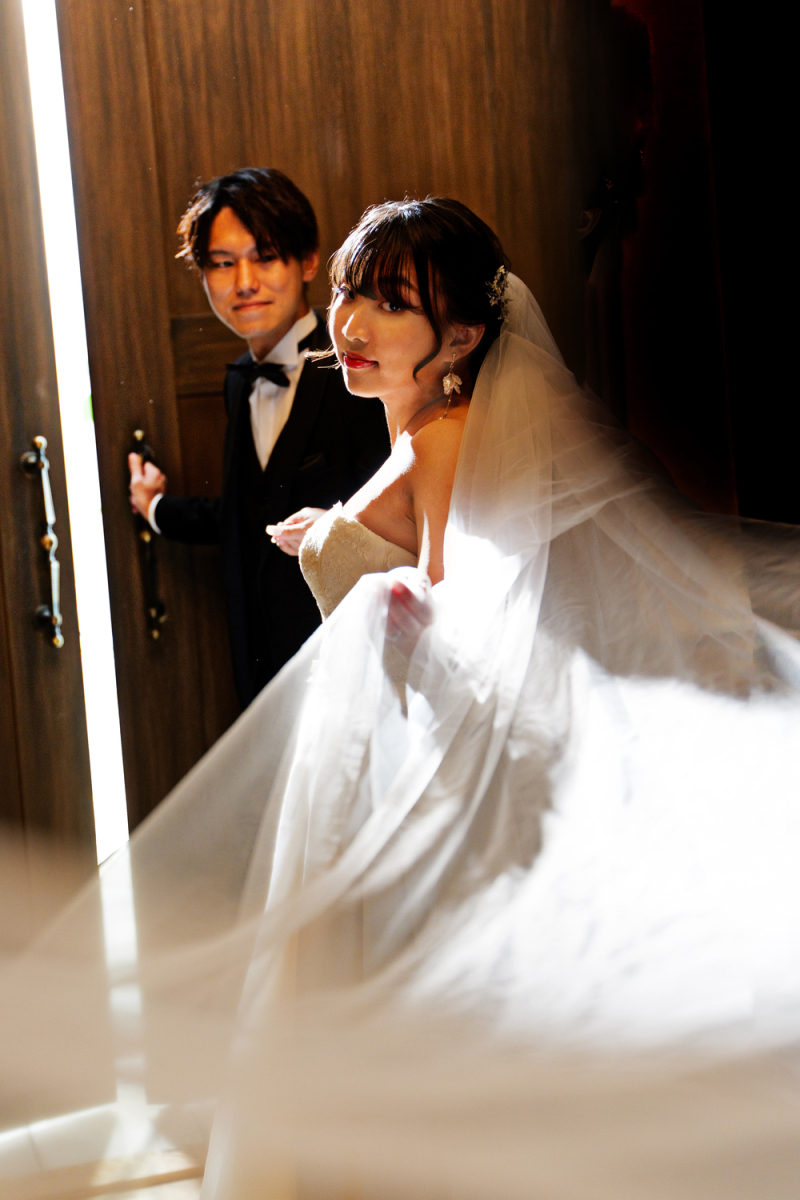 スタジオで楽しむシャンデリア撮影｜上質な空間で残す前撮りシーンのご紹介